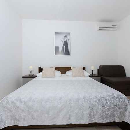 Bilin San Lägenhet Baška Voda Rum bild